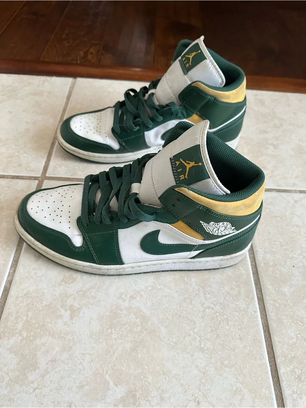 Air Jordan 1 Mid 